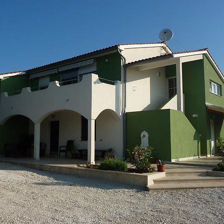 Apartment Greeny Galižana Exterior foto